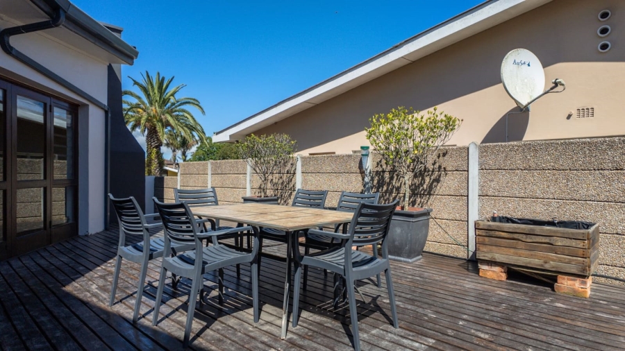 4 Bedroom Property for Sale in Dormehls Drift Western Cape